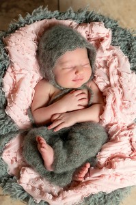 Anchorage Newborn Photos - Tips and Timing - Savvy Images